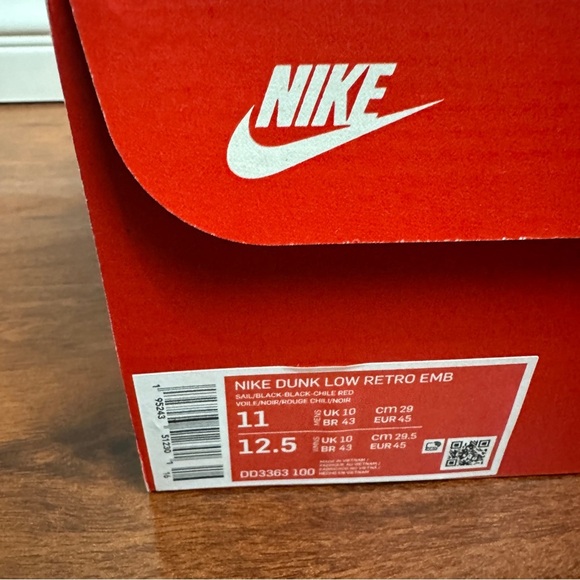 Nike Dunk Low EMB NBA 75th Anniversary Chicago Size 11 - Picture 9 of 9